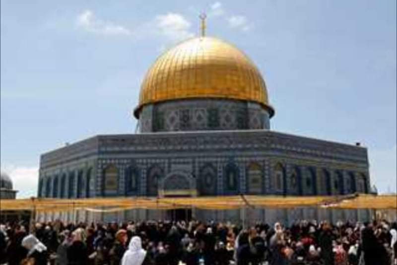 70 ألفا أدوا صلاة الجمعة الأخيرة من رمضان بالأقصى