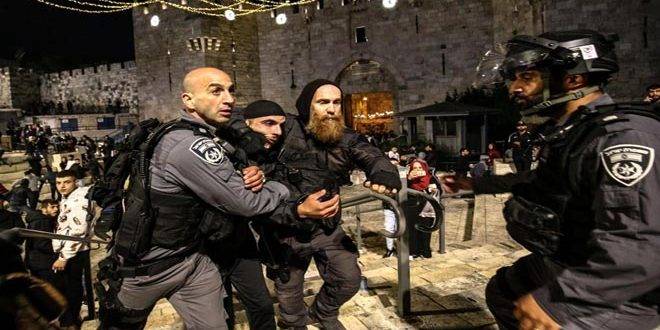 قوات الاحتلال تعتقل ثمانية فلسطينيين في مدينة القدس المحتلة