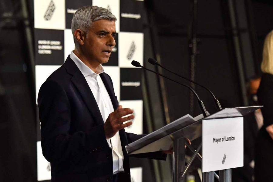 فوز أول رئيس مسلم لبلدية لندن بولاية ثانية