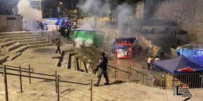 إصابة عدد من الفلسطينيين خلال اقتحام قوات الاحتلال شرق القدس المحتلة