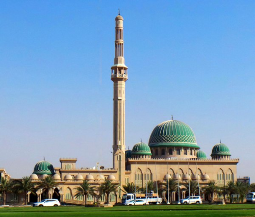 قطر تعلن الخميس أول أيام العيد