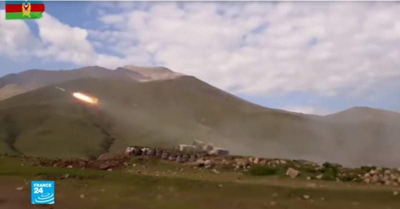 مناورات عسكرية بمشاركة 15 ألف جندي ونحو 300 وحدة من الدبابات المقاتله في أذربيجان