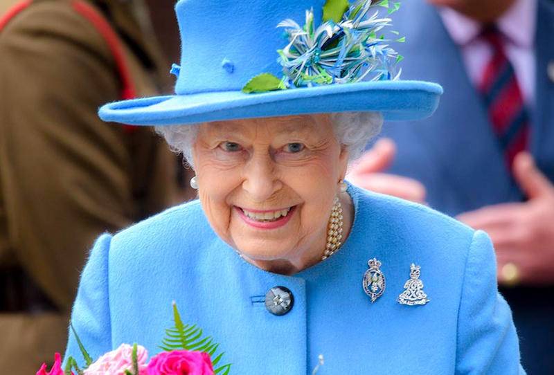 الملكة إليزابيث تصبح جدة للمرة الـ12