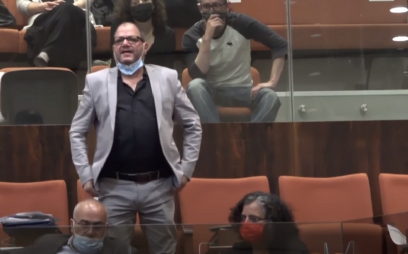 عضو الكنيست عوفر كاسيف  نتنياهو مريض نفسياً وقد أشعل الحرب للحفاظ على حكمه