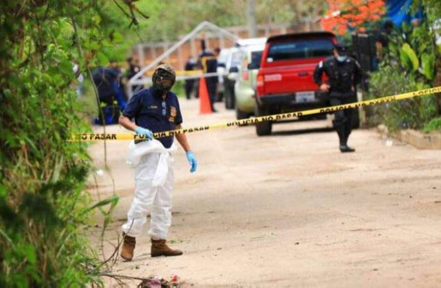 العثور على رفات 14 شخصاً في حديقة منزل ضابط شرطة سابق في السلفادور