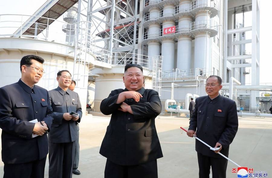 كيم جونغ يأمر بحظر الأدوية الصينية في البلاد بعد وفاة أحد المسؤولين