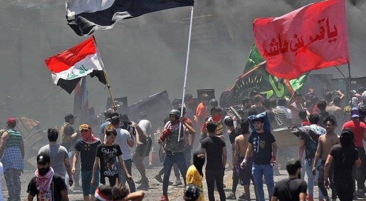 وسم العراق ينتفض يتصدر التواصل الاجتماعي على وقع احتجاجات حاشدة وقمع