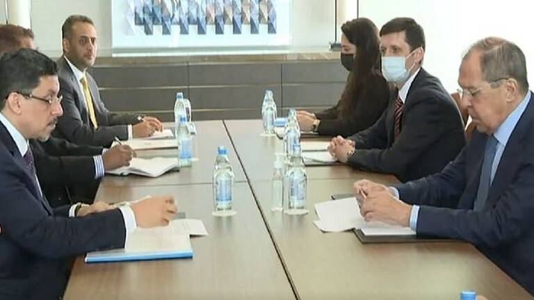 لافروف خلال لقائه نظيره اليمني: ندعم الدور المحوري للأمم المتحدة في تسوية الأزمة