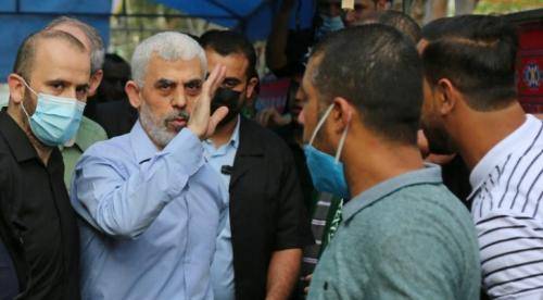 السنوار: حماس لن تأخذ قرشا واحدا من أموال إعادة اعمار غزة