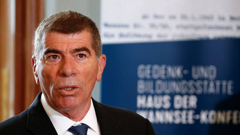 أشكنازي إلى القاهرة