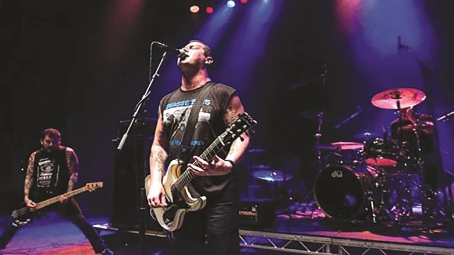 حفل موسيقي مقابل 18 دولاراً لـ الملقَحين وألف لغير المحصنين