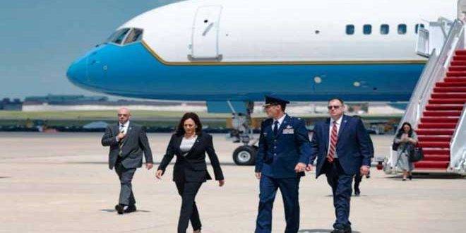 هبوط اضطراري لطائرة نائب الرئيس الأمريكي خلال أول رحلة خارجية لها