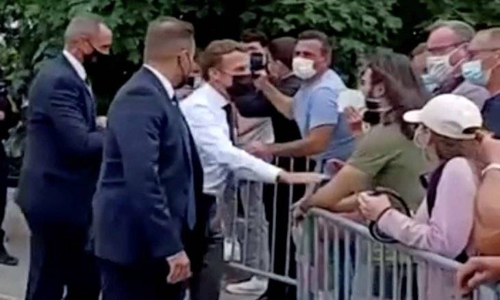 بعد صفعه الرئيس الفرنسي .. ما الذي ينتظر الشاب داميان ت؟ .. فيديو