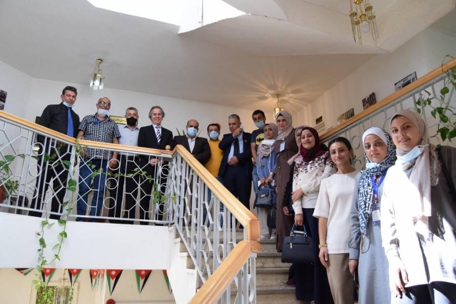 مركز تطعيم كورونا في جامعة إربد الأهلية يستقبل أعضاء الهيئتين الإدارية والأكاديمية وطلبة الجامعة وطلبة المراحل السريرية في تخصص التمريض