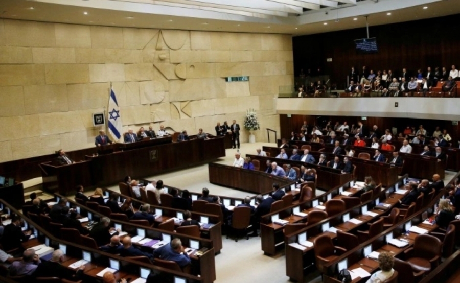 الكنيست يعقد جلسة في هذه الأثناء للتصويت على منح الثقة للحكومة الجديدة