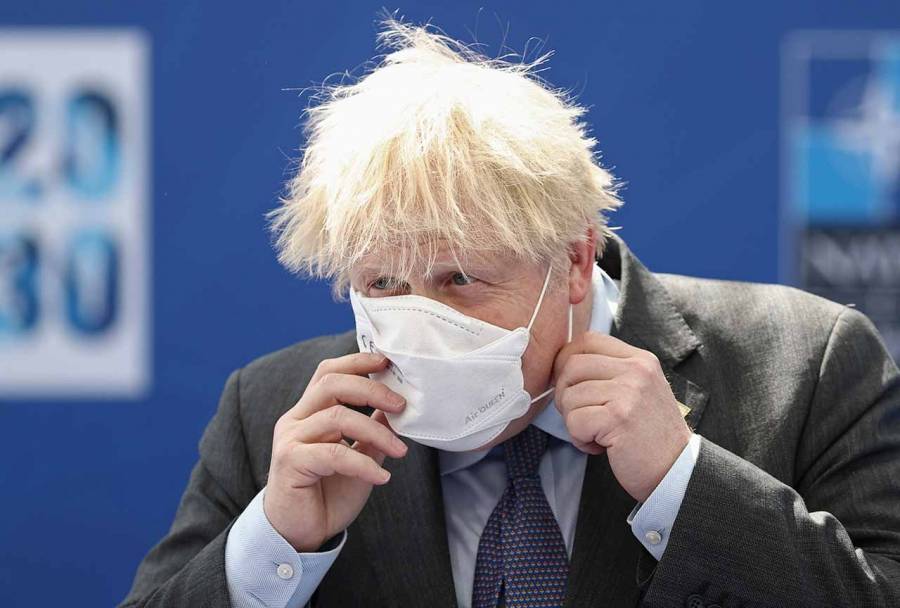 جونسون يؤجل رفع قيود مكافحة كورونا