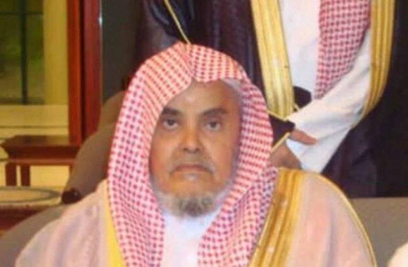 الموت يفجع إمام الحرم في والده عبدالعزيز آل الشيخ.. والمغردون ينعون