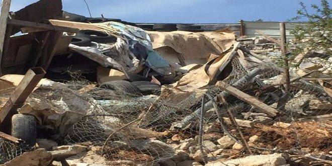 قوات الاحتلال تهدم منشأتين زراعيتين في الخليل