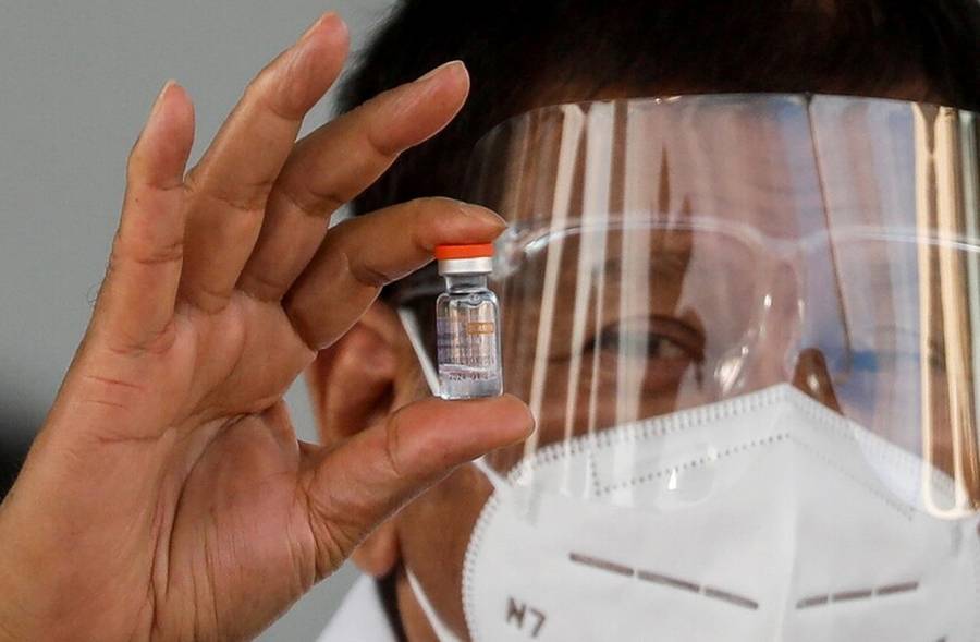 الرئيس الفلبيني متوعدًا الممتنعين عن التطعيم: السجن أو مغادرة البلاد