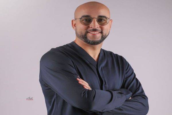 من الولايات المتحدة الأمريكية أمين سلطان يصدر close