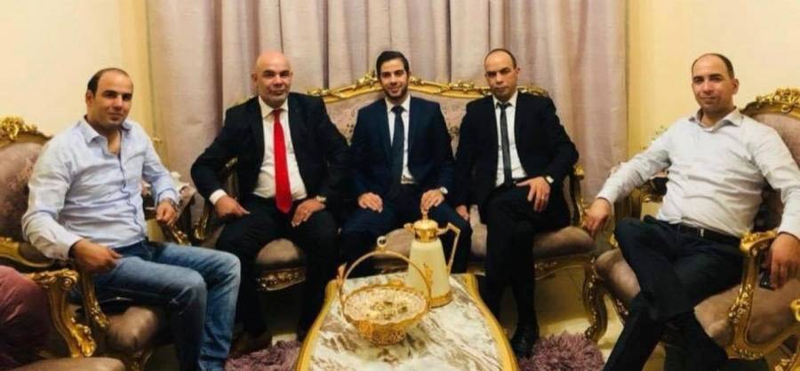 أبو معروف إخوان تقدم سارية العلم الأردنية اهداءاً لجلالة الملك..صور