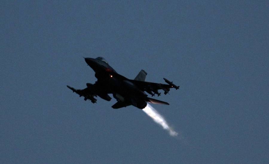 مقاتلة بلجيكية تصطدم بمبنى في مطار عسكري هولندي