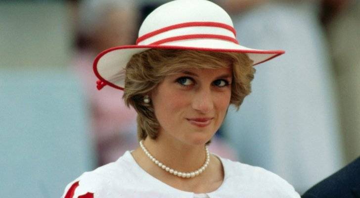 إزاحة الستار عن تمثال الأميرة الراحلة ديانا بميلادها الستين  صور