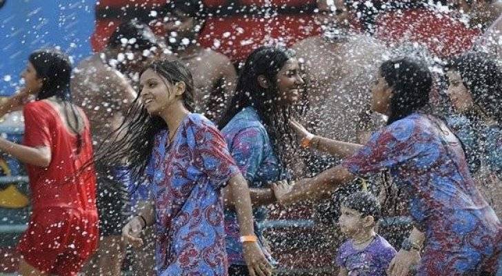 ملايين يعانون بسبب موجة الحر الخانقة في الهند