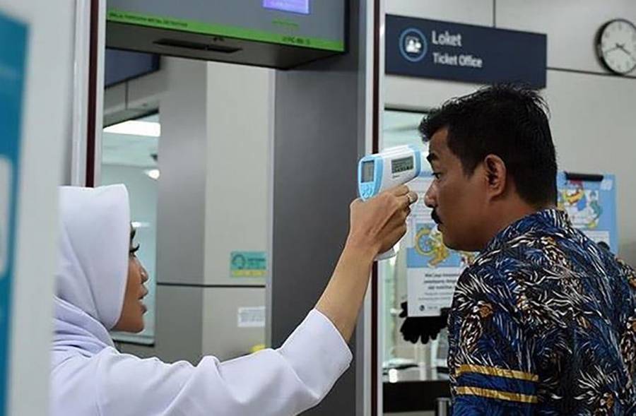 إندونيسيا تفرض متطلبات أكثر صرامة على الوافدين الأجانب