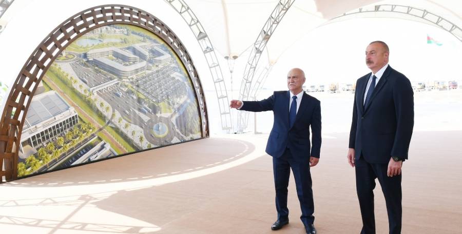 الرئيس إلهام علييف يضع حجر الاساس لمنطقة آلات الاقتصادية الحرة