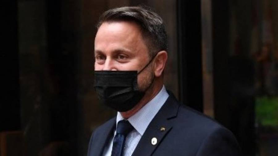 تلقى جرعة من اللقاح.. رئيس وزراء لوكسمبورغ بحالة خطرة