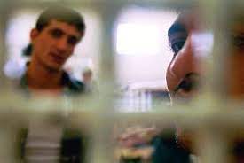 منظمة حقوقية: الاعتقال الإداري للفلسطينيين انكار خطير لضمانات المحكمة العادلة