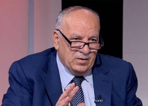 مؤلف كتاب فيزياء التوجيهي: 16 سؤالا فقط للطالب العادي ، 30 سؤالا تحتاج الى مهارات عليا