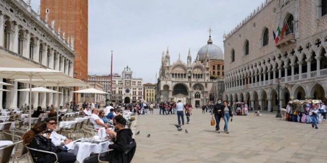 إيطاليا تسجل 1394 إصابة و13 وفاة جديدة بكورونا