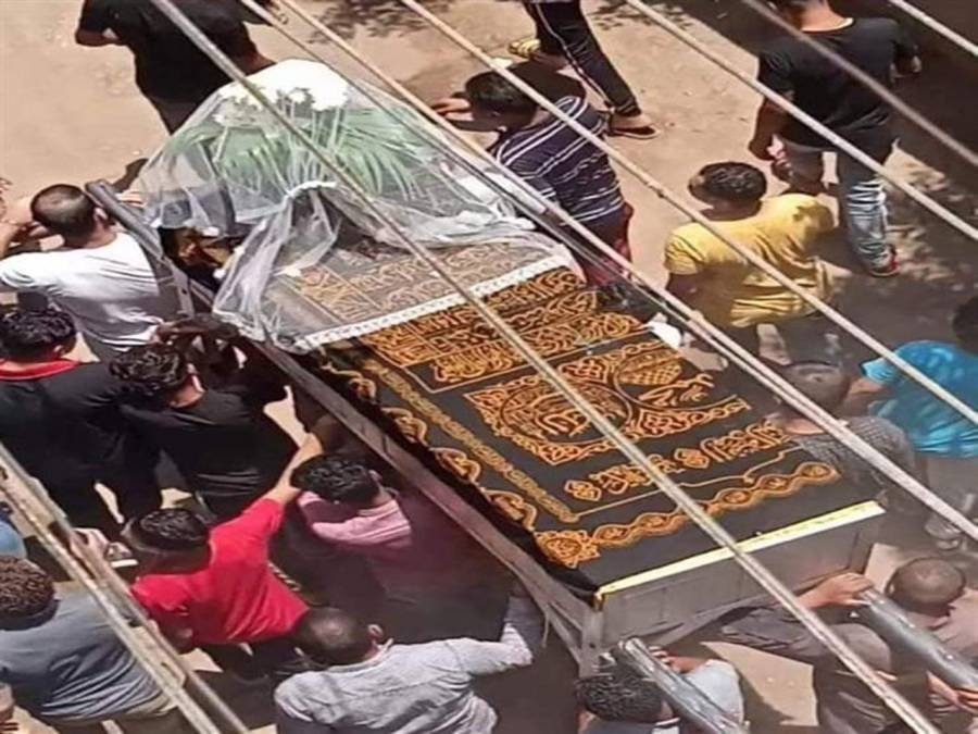 ماتت يوم زفافها.. والطرحة على نعشها.. صورة مؤلمة