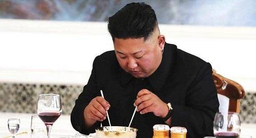 أسرار جديدة عن الزعيم كيم.. يشرب الخمر ويدخن بشراهة