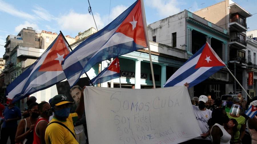 كوبا.. مظاهرات تدعم الحكومة بالتزامن مع احتجاجات على تردي الأوضاع المعيشية