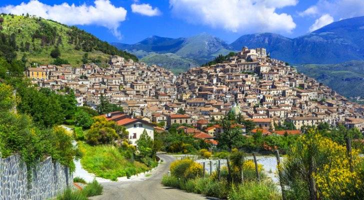 قرى إيطالية تقدّم 33 ألف دولار لثلاث سنوات لمن يتنقل إلى العيش فيها