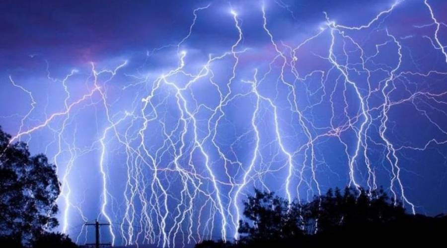 وفاة 65 شخصًا على الأقل شمال الهند بسبب البرق..بعضهم كان يلتقط صور سيلفي