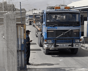 مقترحات بإدخال مساعدات قطر لغزة على شكل قسائم