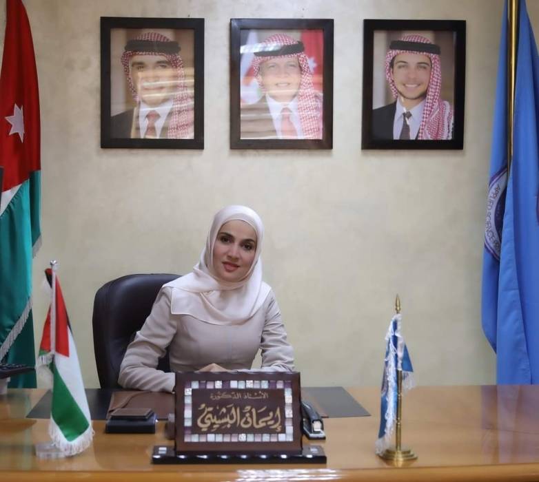 خالد ابو دلو يُهنئ الدكتورة ايمان البشيتي لتعيينها رئيسًا لجامعة العلوم  التطبيقية الخاصة