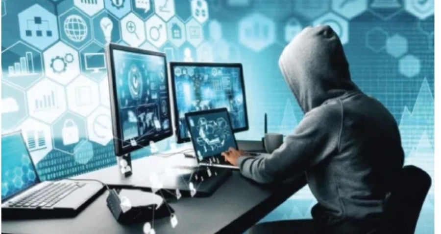 القضاء الفرنسي يفتح تحقيقا بشأن التجسس على 30 صحفيا