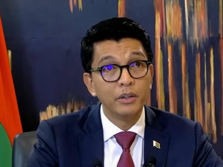 نجاة  رئيس مدغشقر من محاولة اغتيال وتوقيف فرنسيين اثنين