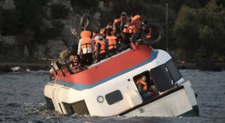 غرق مركب مهاجرين قبالة تركيا على متنه 45 شخصا