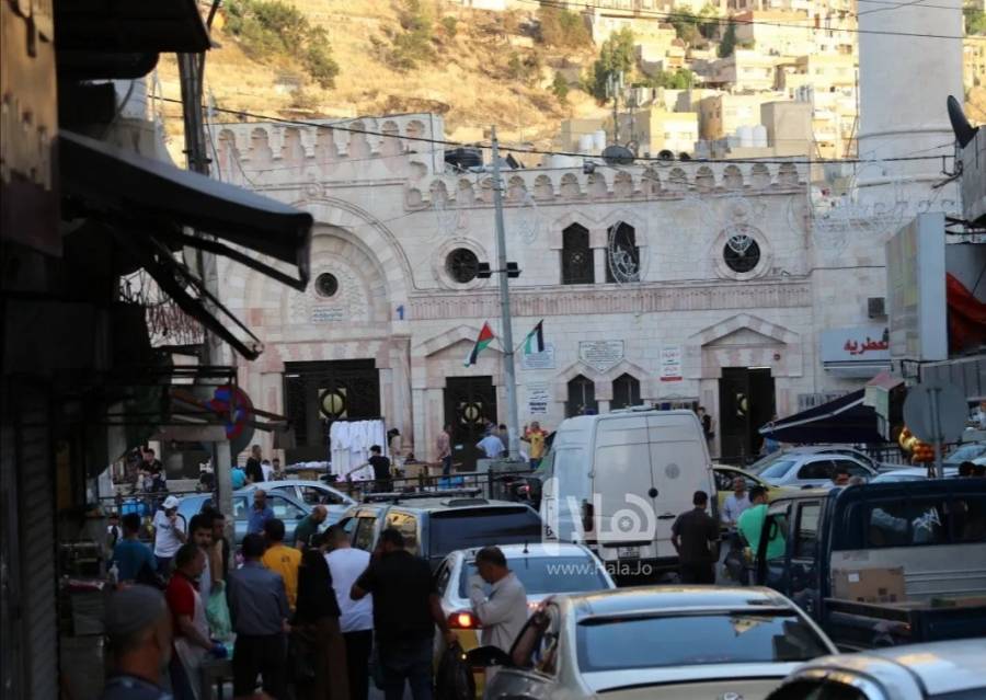 حركة تجارية نشطة في الأسواق خلال أيام العيد