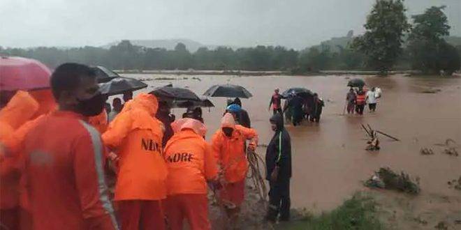 112 شخصاً ضحايا الأمطار الغزيرة والانهيارات الأرضية في الهند