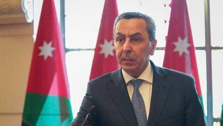 ابوقديس يلزم الجامعات بهيكلة برامجها لتتناسب مع التعلم الإلكتروني وسوق العمل