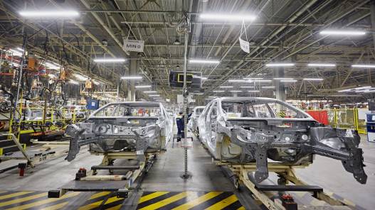 صناعة السيارات في خطر بسبب النقص الحاد في الرقائق