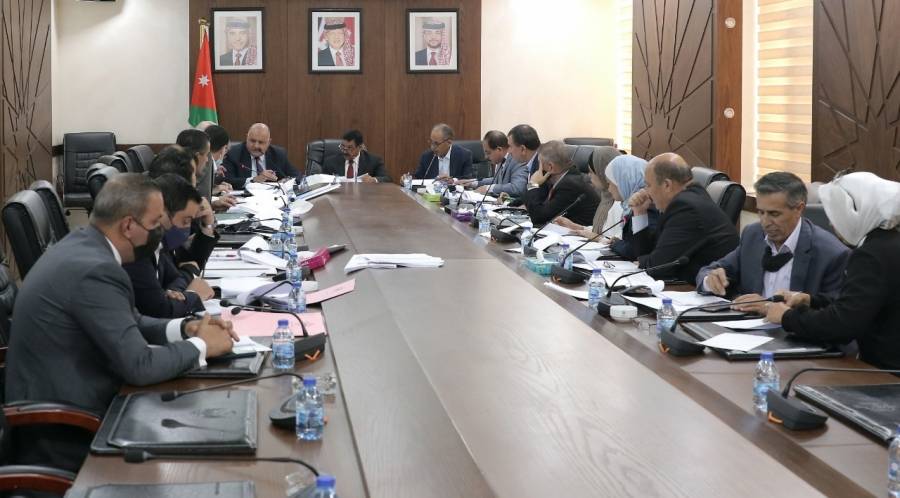 مشتركة نيابية تواصل إقرار مواد مشروع قانون البلديات واللامركزية