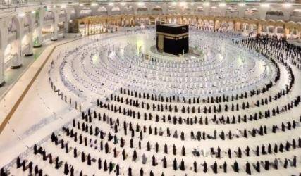 السعودية ترفع أعداد معتمري الداخل